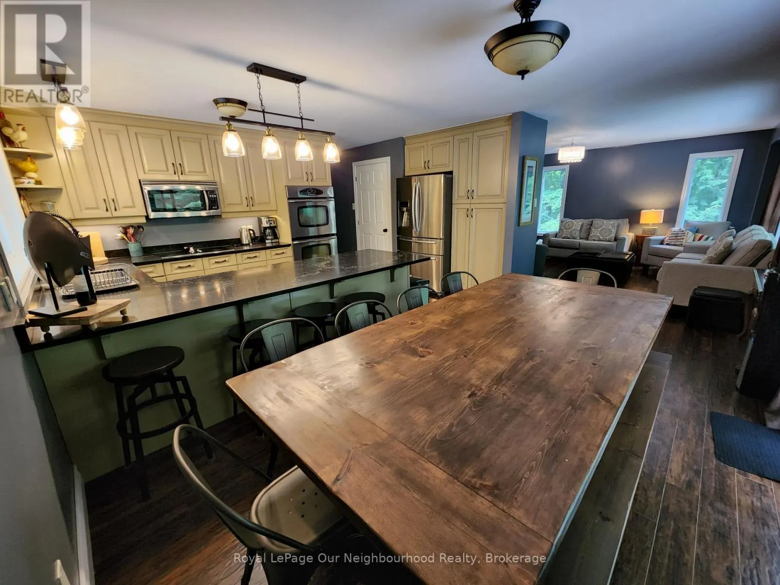 1042 SKI RIDGE TRAIL
