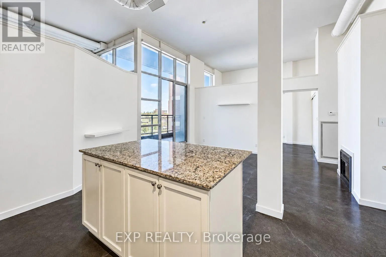 507 - 404 KING STREET W