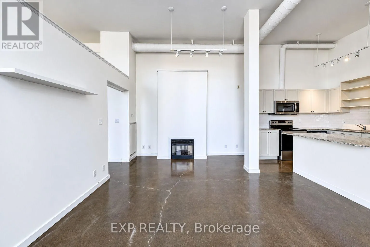 507 - 404 KING STREET W