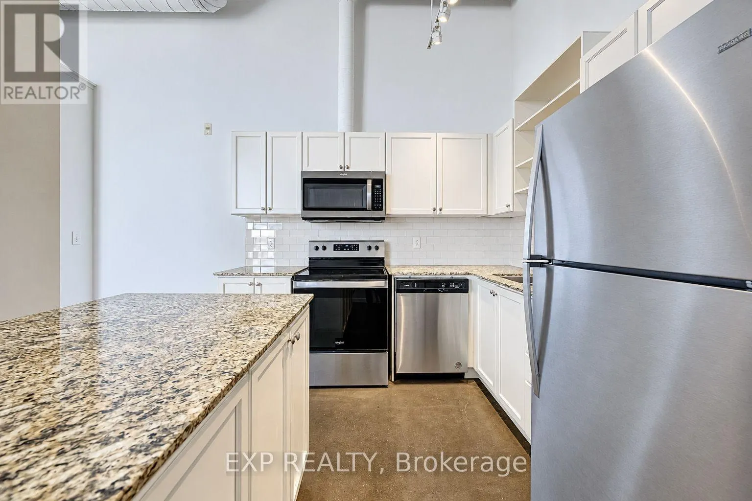 507 - 404 KING STREET W