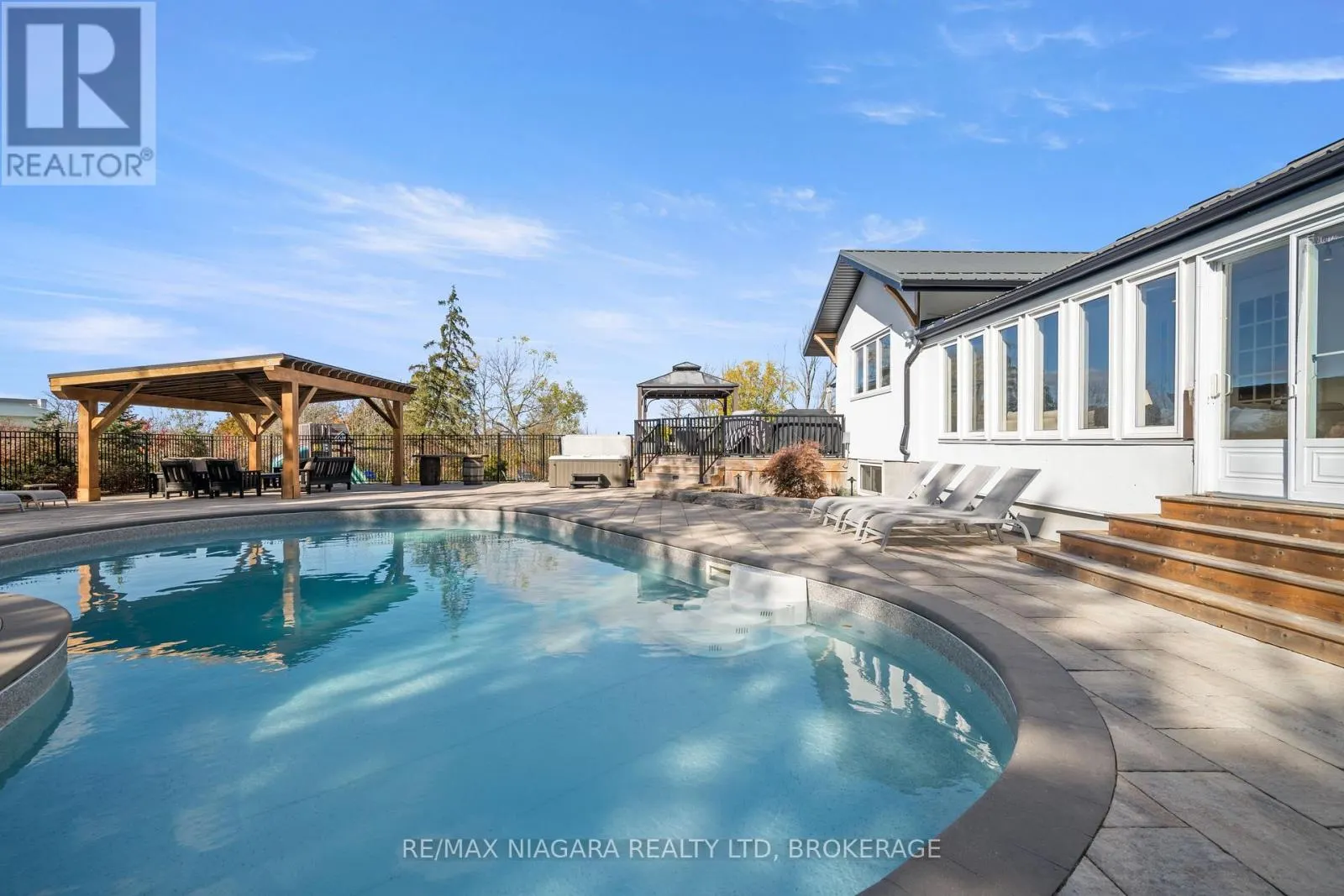 340 ROLAND ROAD