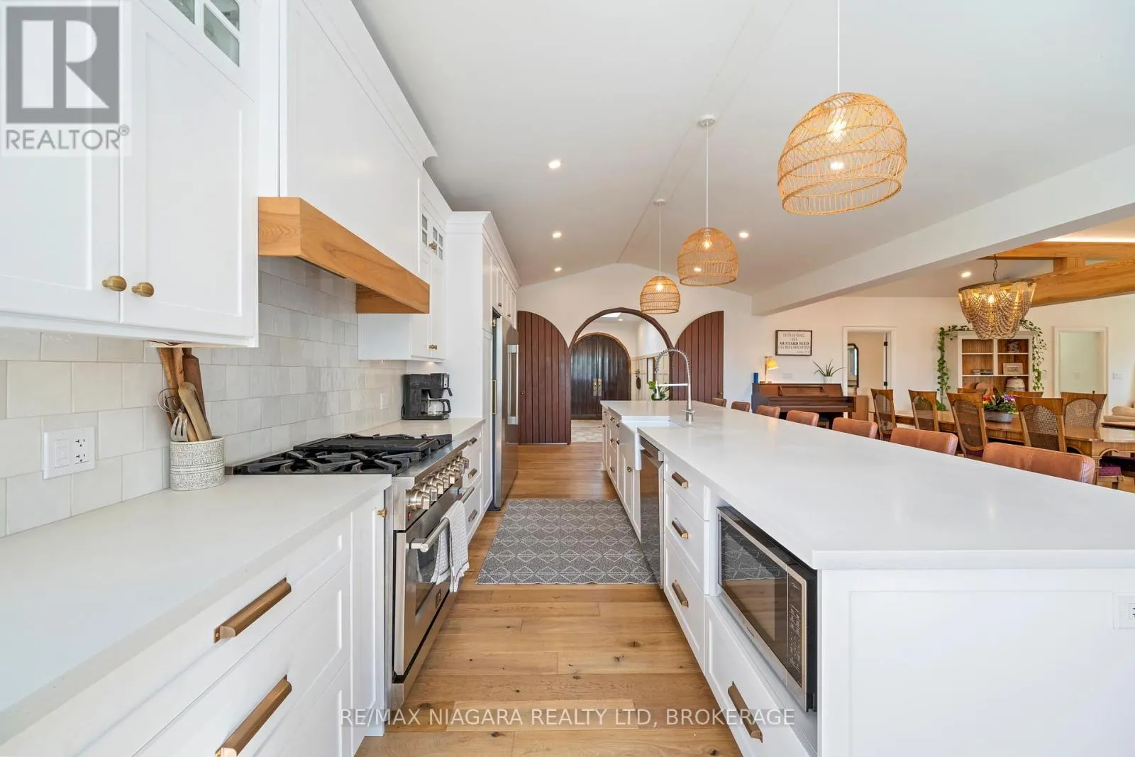 340 ROLAND ROAD