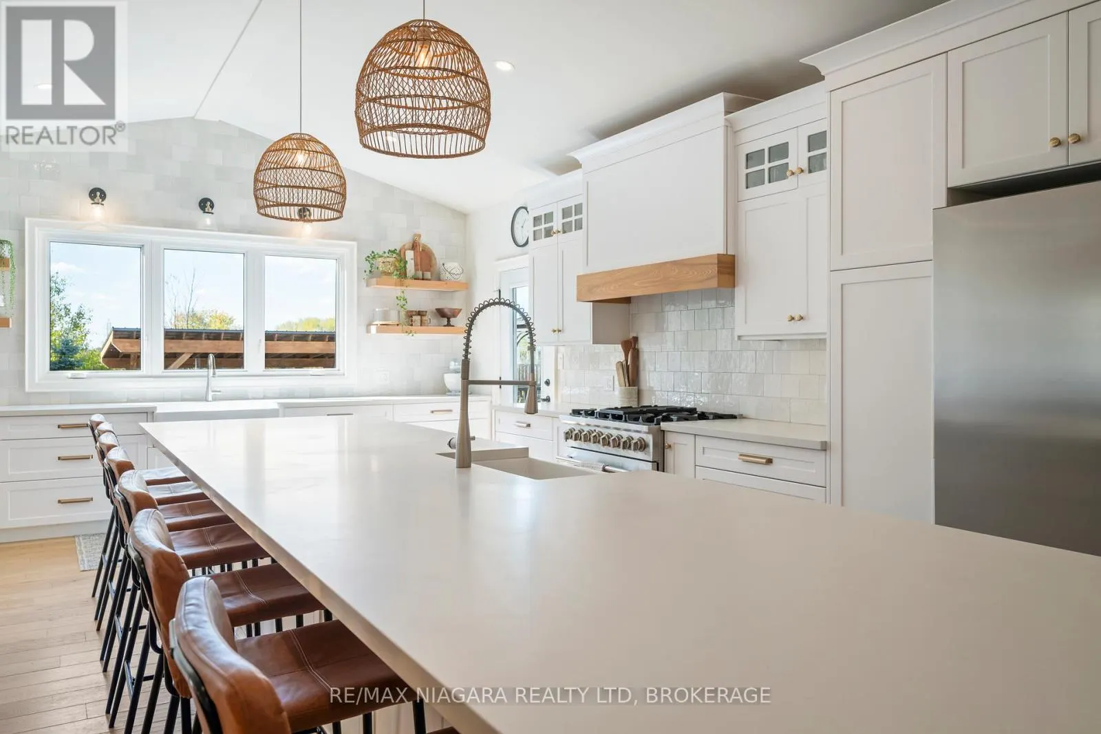 340 ROLAND ROAD