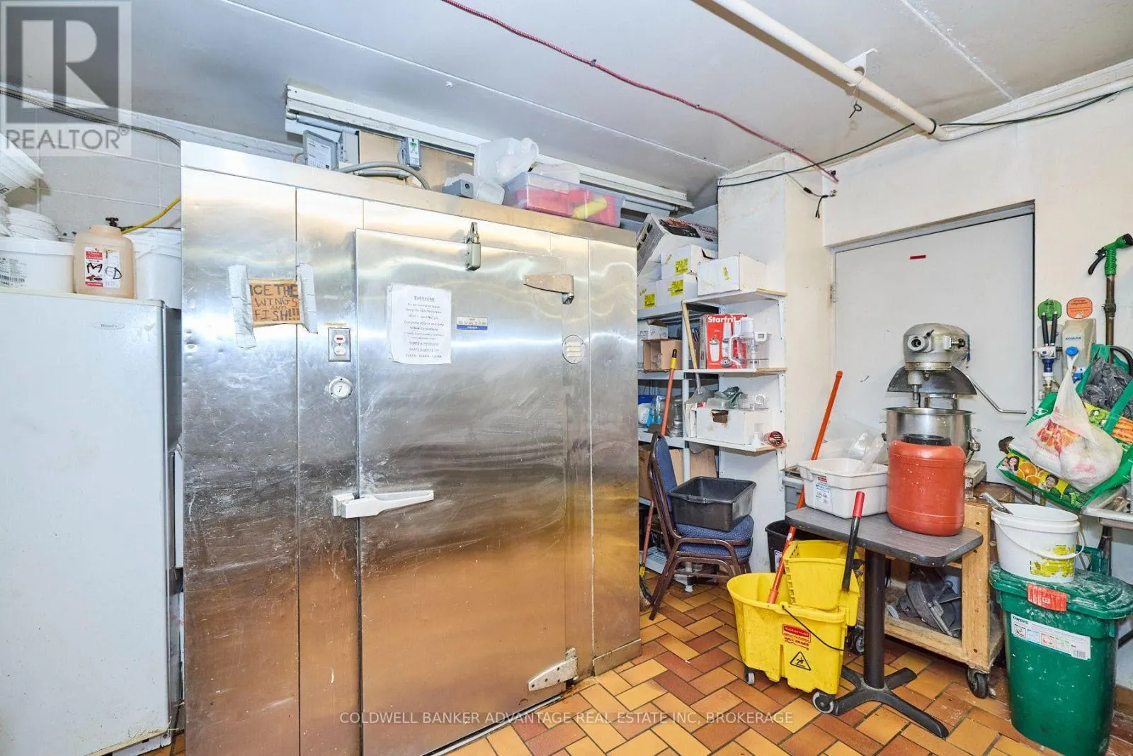 1 - 192 MAPLE AVENUE #1