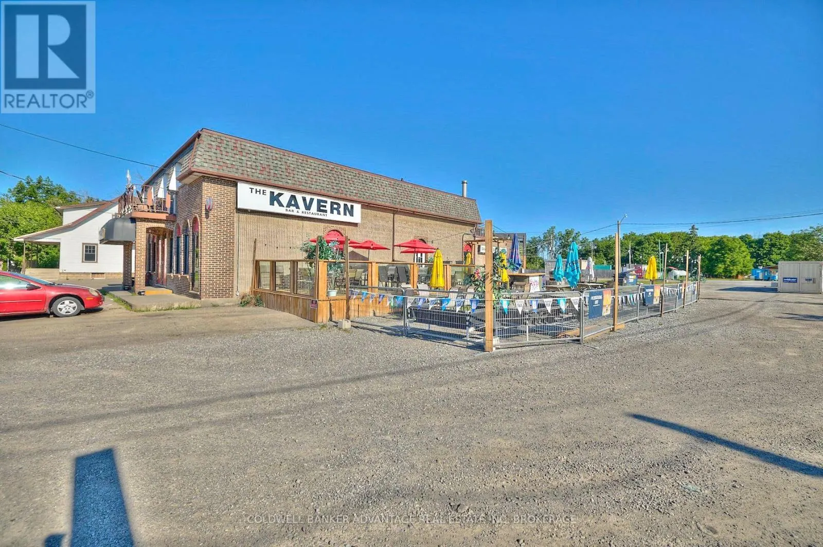 1 - 192 MAPLE AVENUE #1