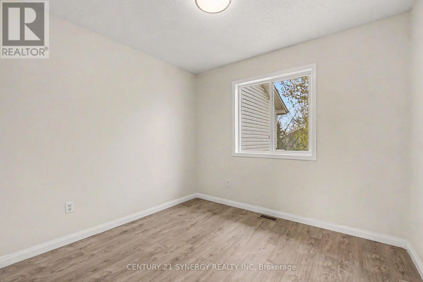 54 MEADOWCROFT CRESCENT