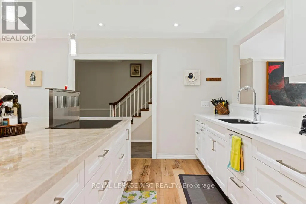7 CHRISTOPHER STREET