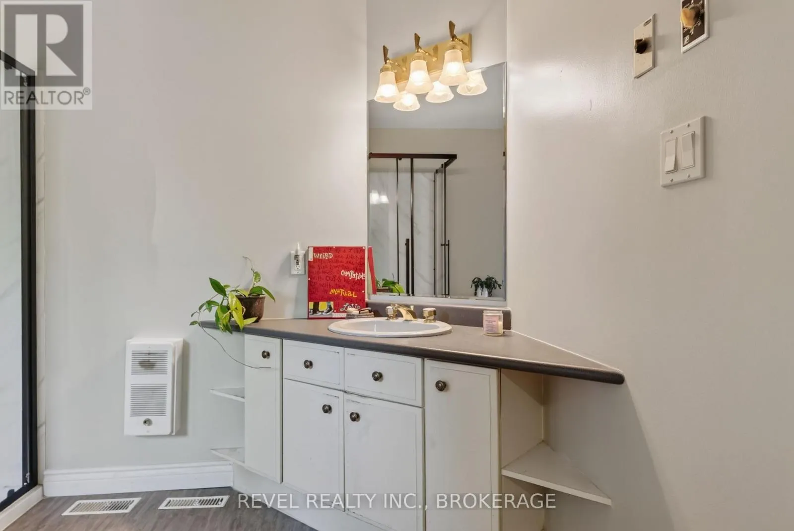 5383 RIDEAU ROAD