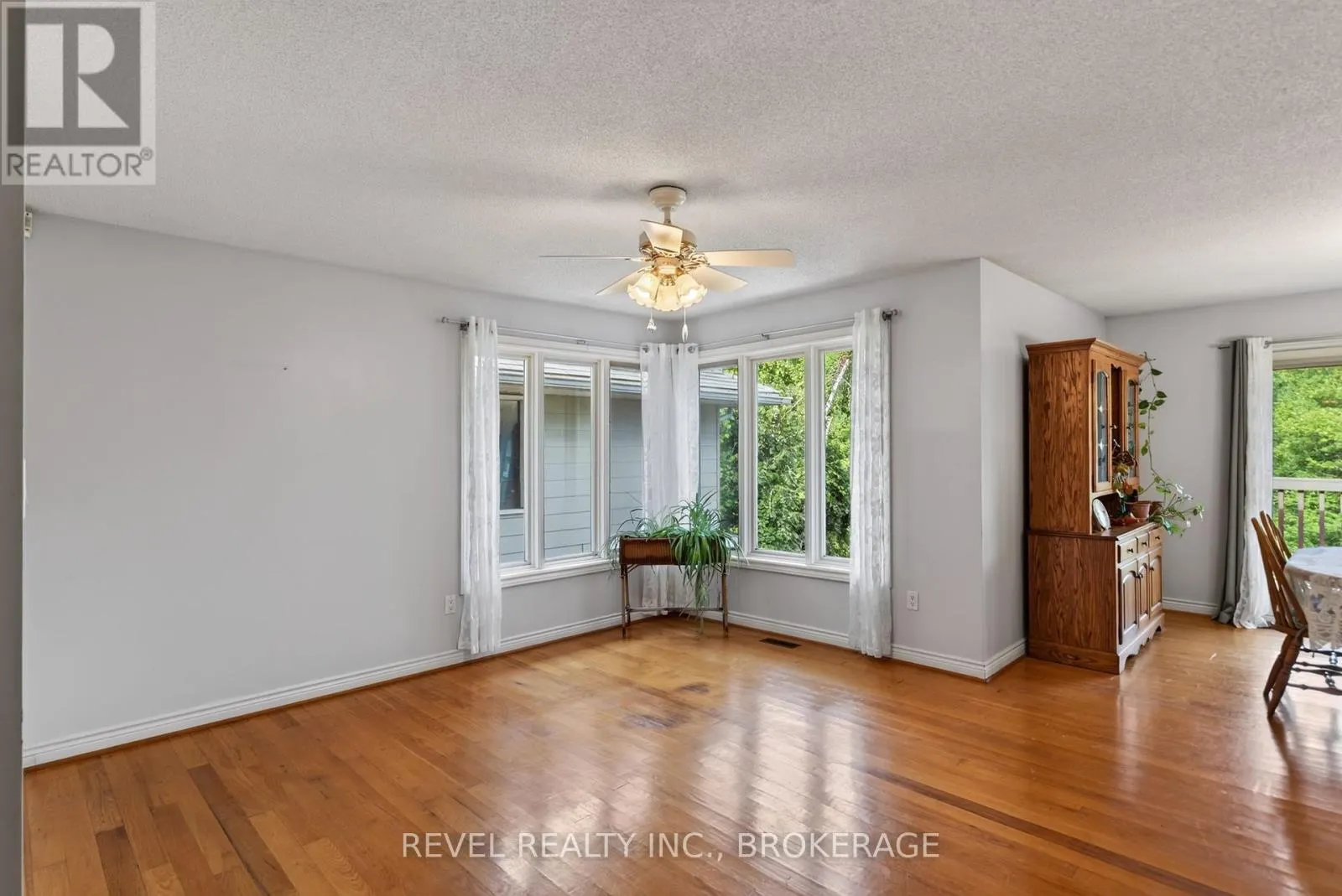 5383 RIDEAU ROAD