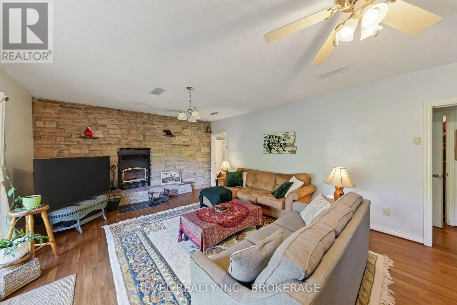 5383 RIDEAU ROAD