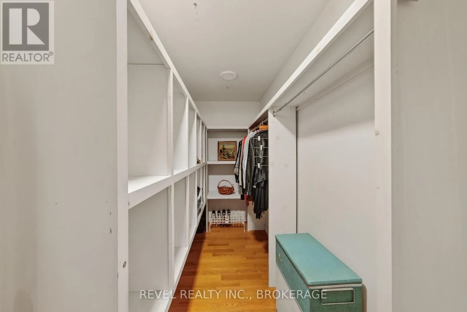 5383 RIDEAU ROAD