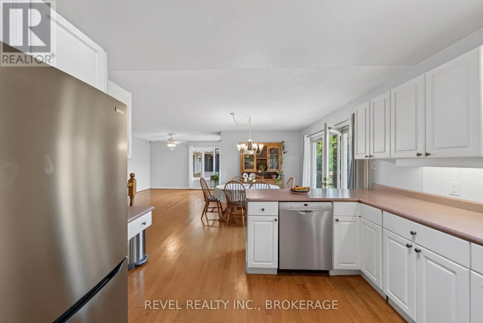 5383 RIDEAU ROAD