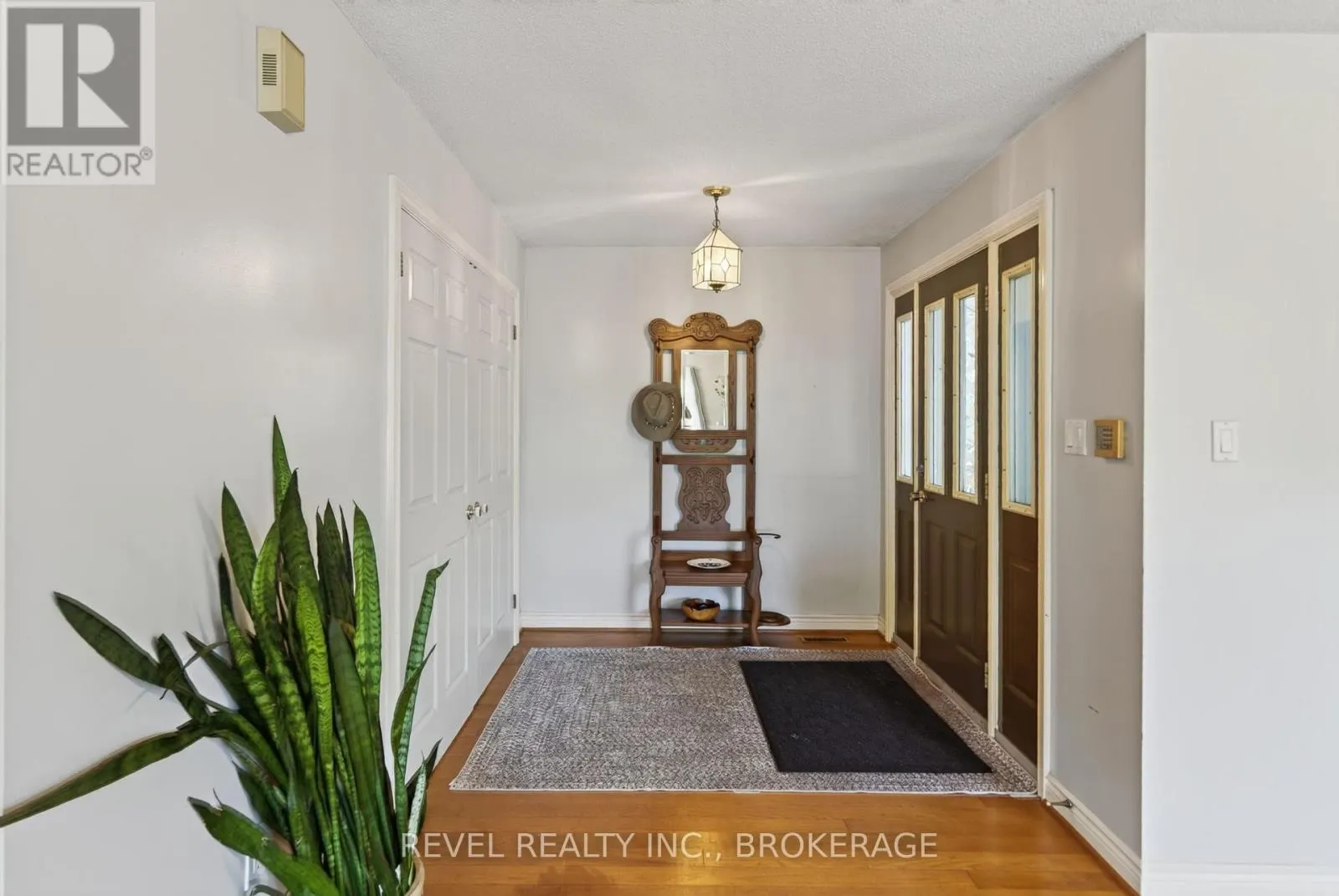 5383 RIDEAU ROAD