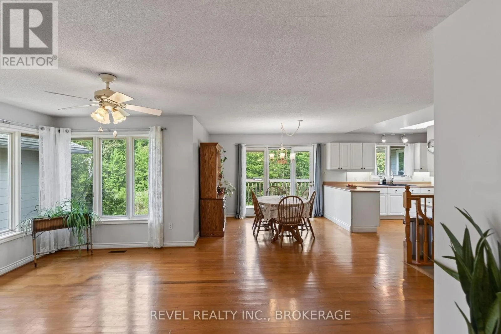5383 RIDEAU ROAD