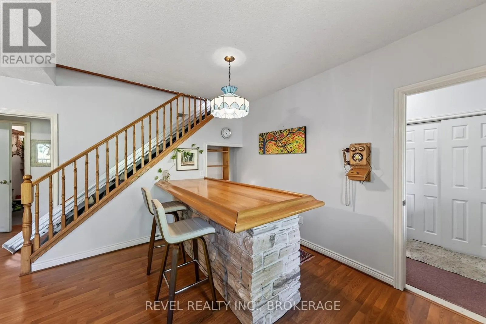 5383 RIDEAU ROAD