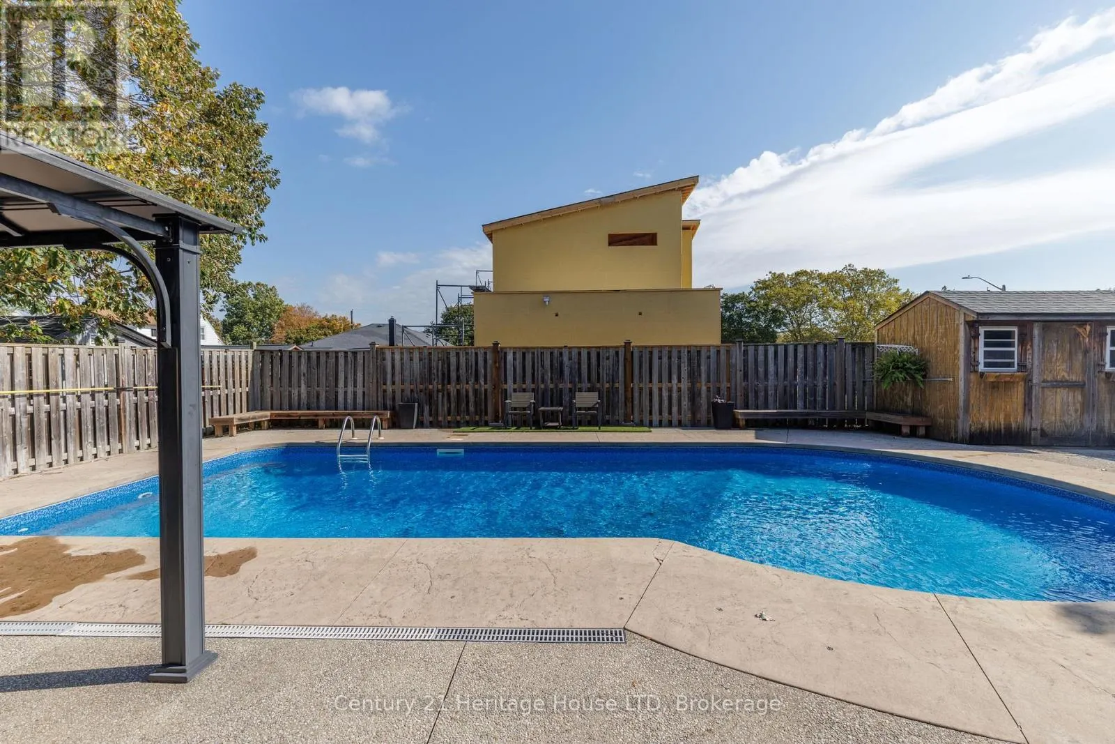 40 STRADA BOULEVARD