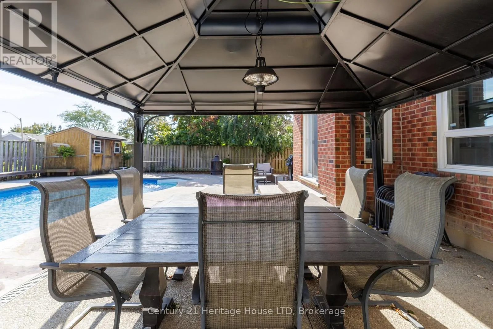40 STRADA BOULEVARD