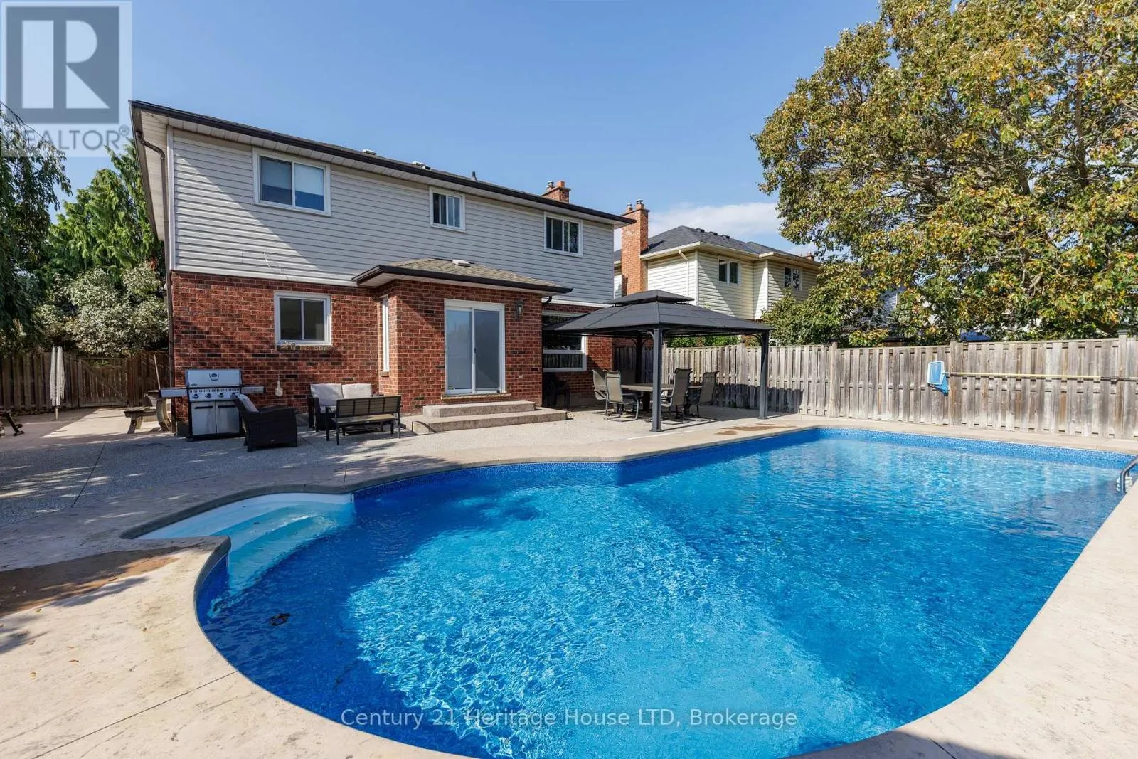 40 STRADA BOULEVARD