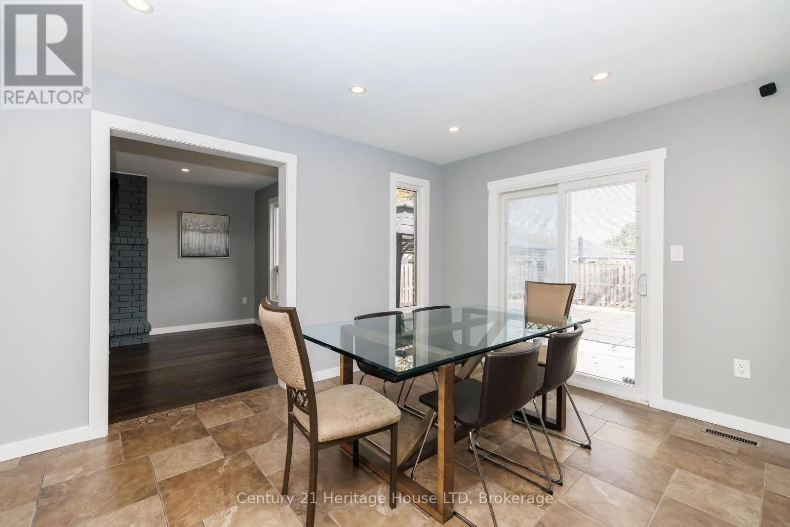 40 STRADA BOULEVARD