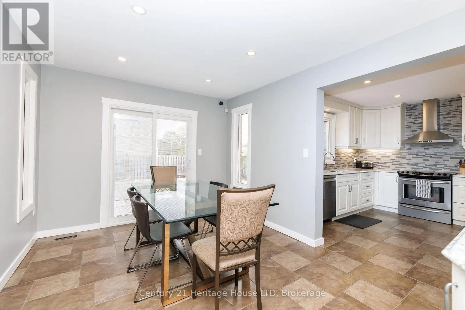 40 STRADA BOULEVARD