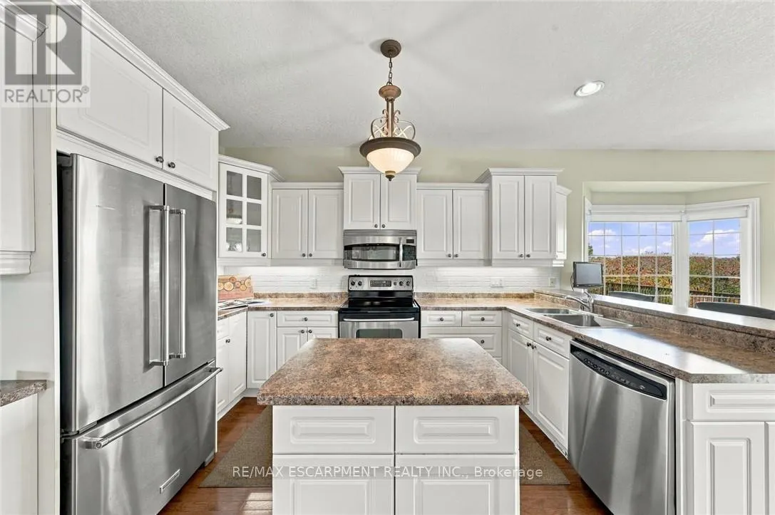 9 - 500 LAKEVIEW DRIVE