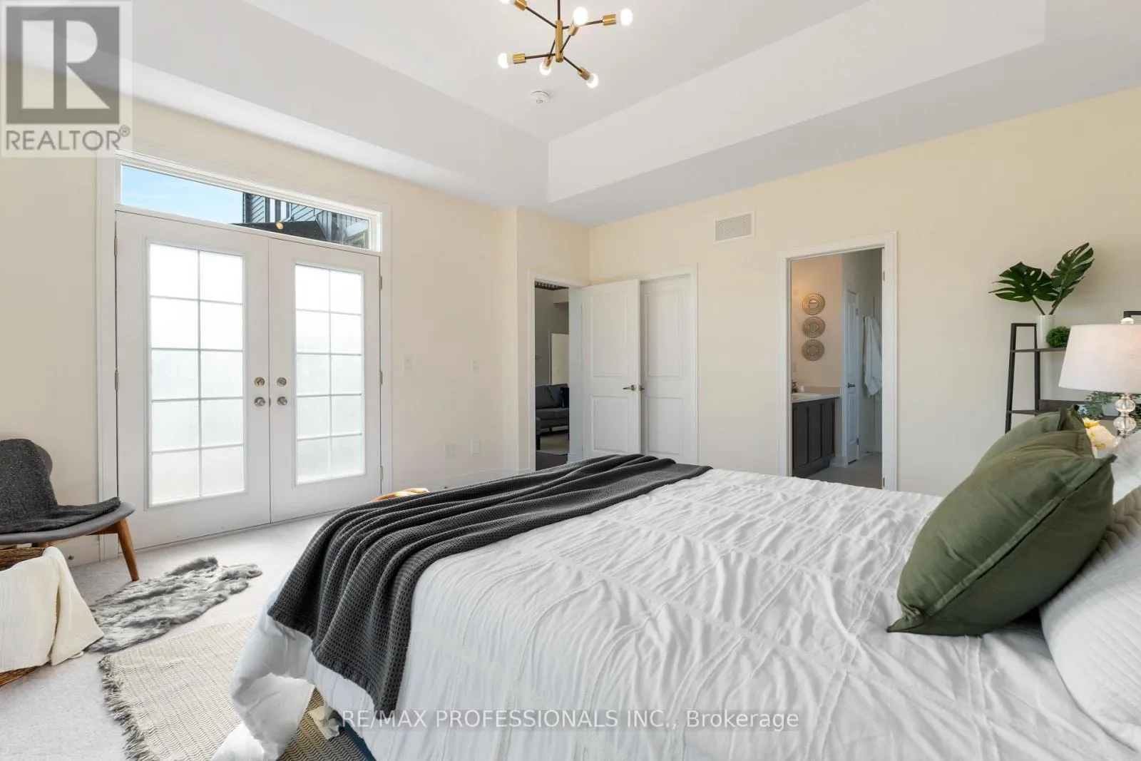 11 BLUE HERON DRIVE