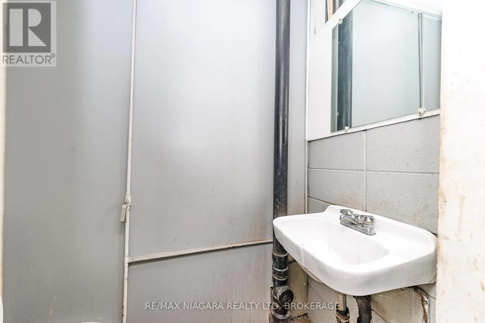 3867 DOMINION ROAD