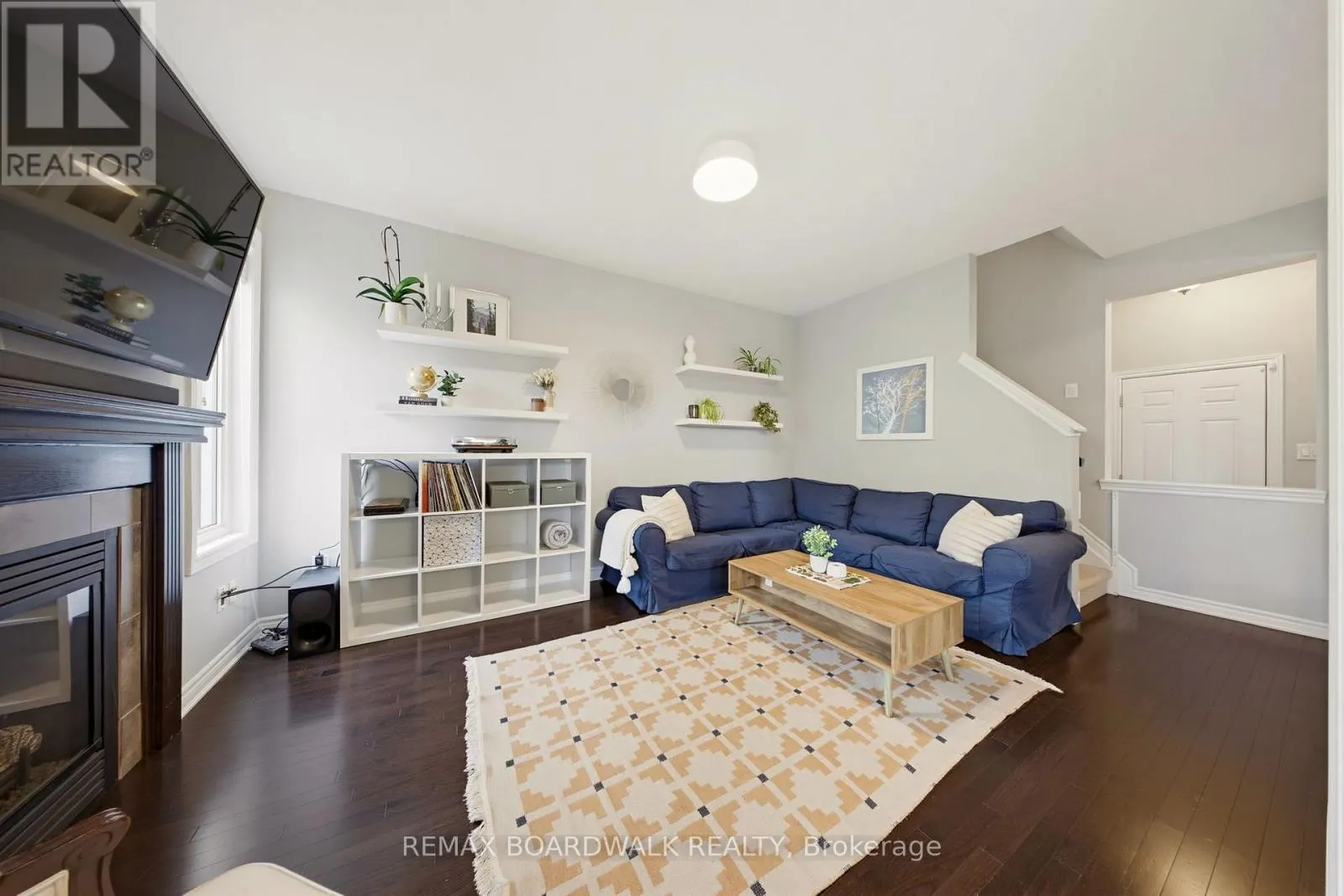 550 SUNLIT CIRCLE