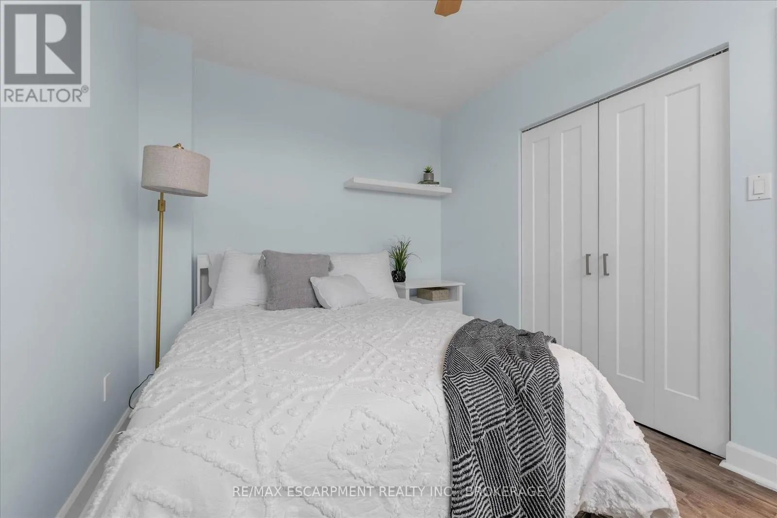 301 - 5 VIKING COURT #301