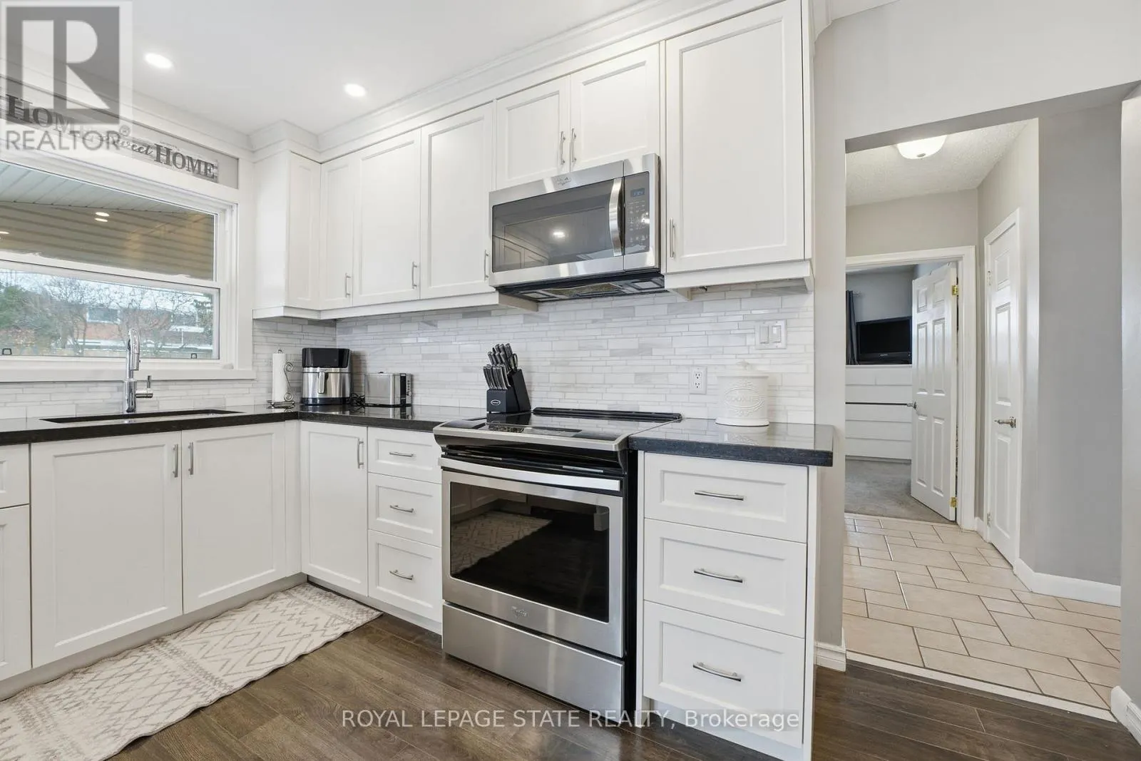 473 MOHAWK ROAD W