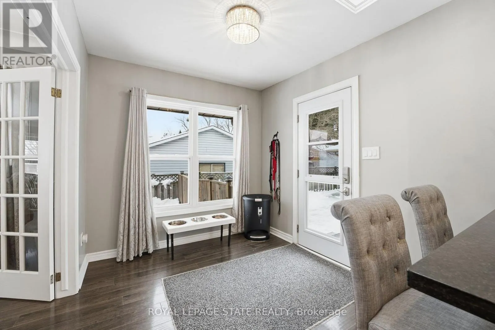 473 MOHAWK ROAD W