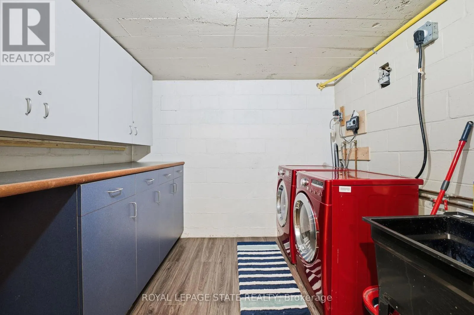 473 MOHAWK ROAD W