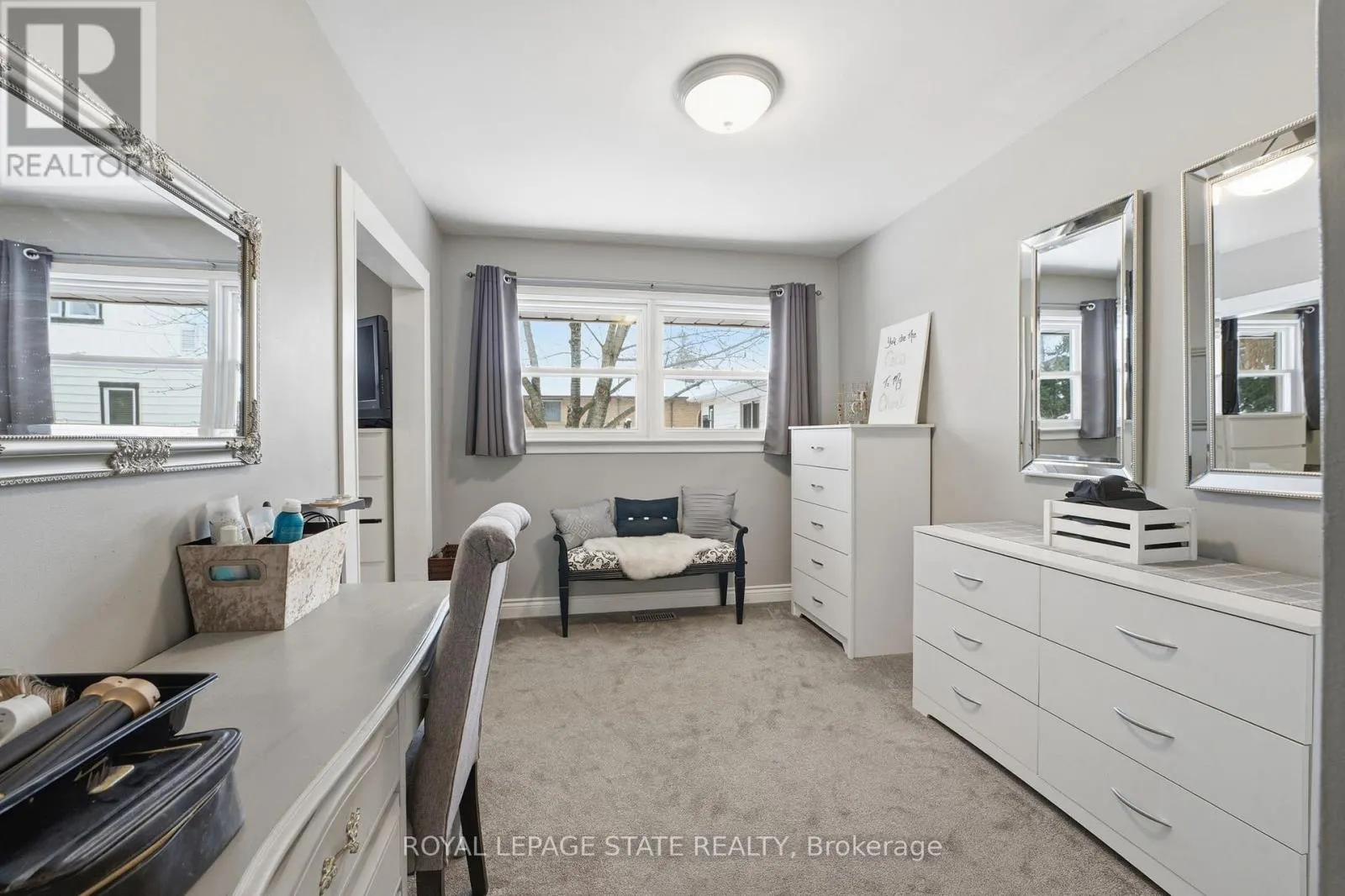 473 MOHAWK ROAD W