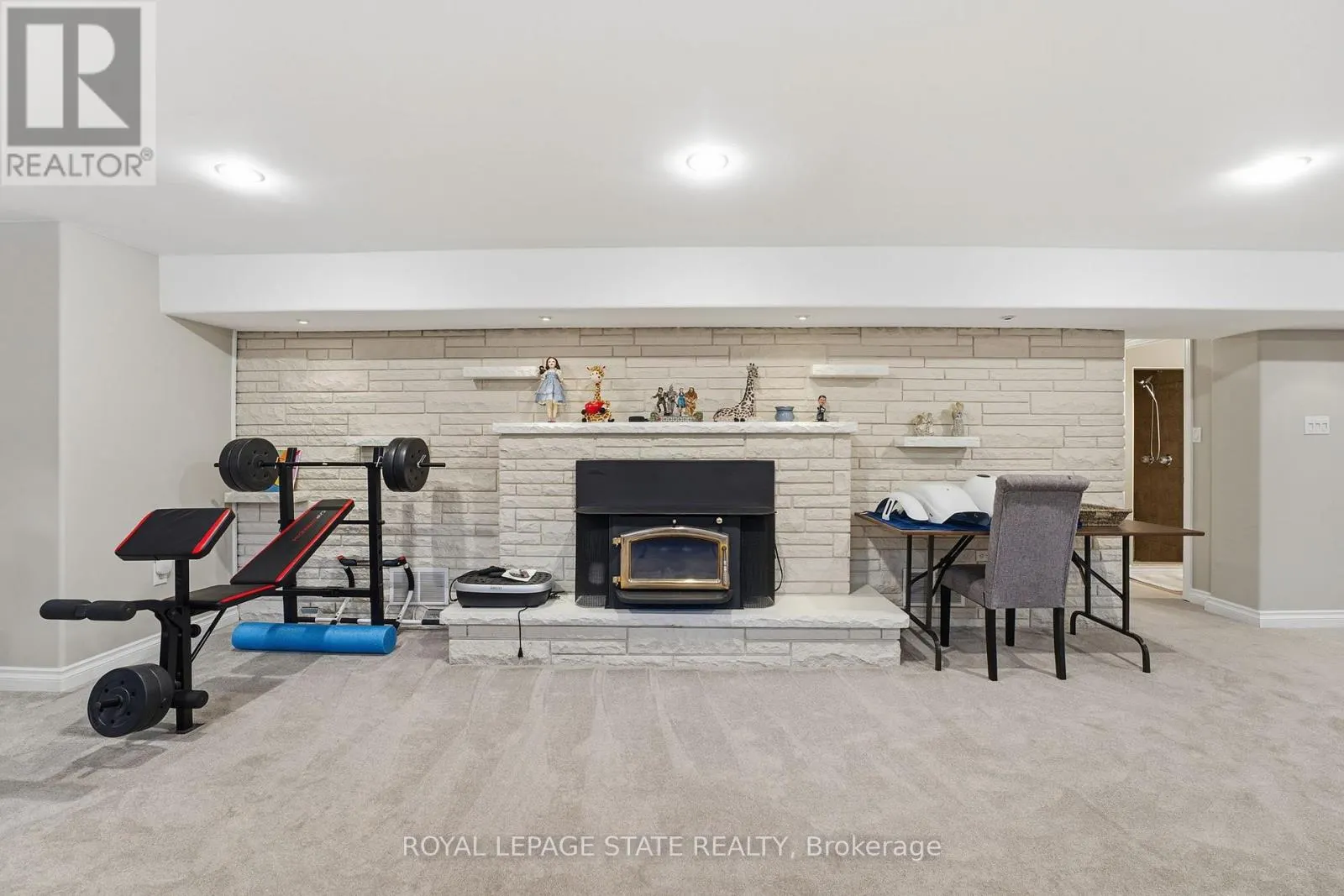 473 MOHAWK ROAD W