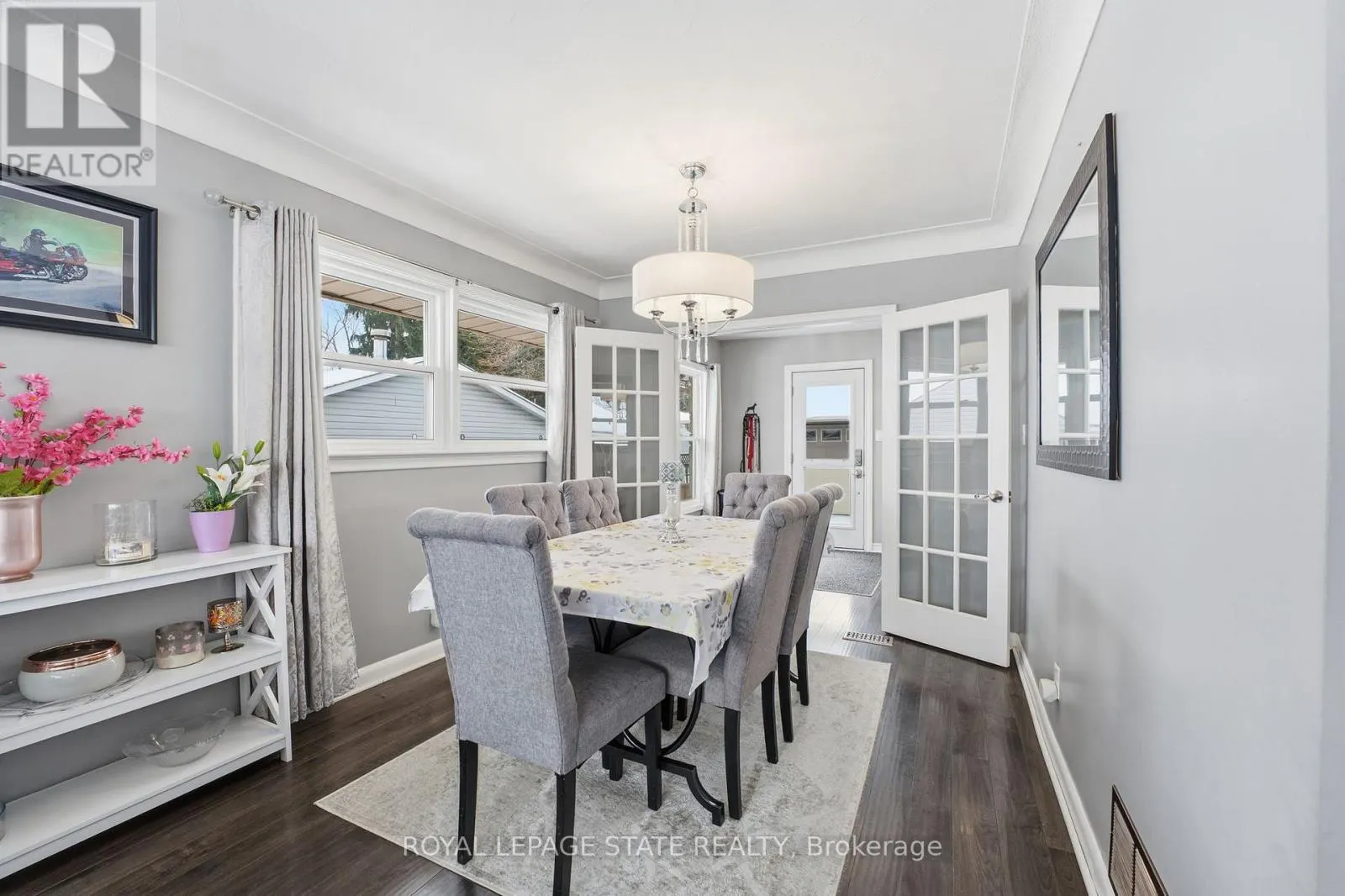 473 MOHAWK ROAD W