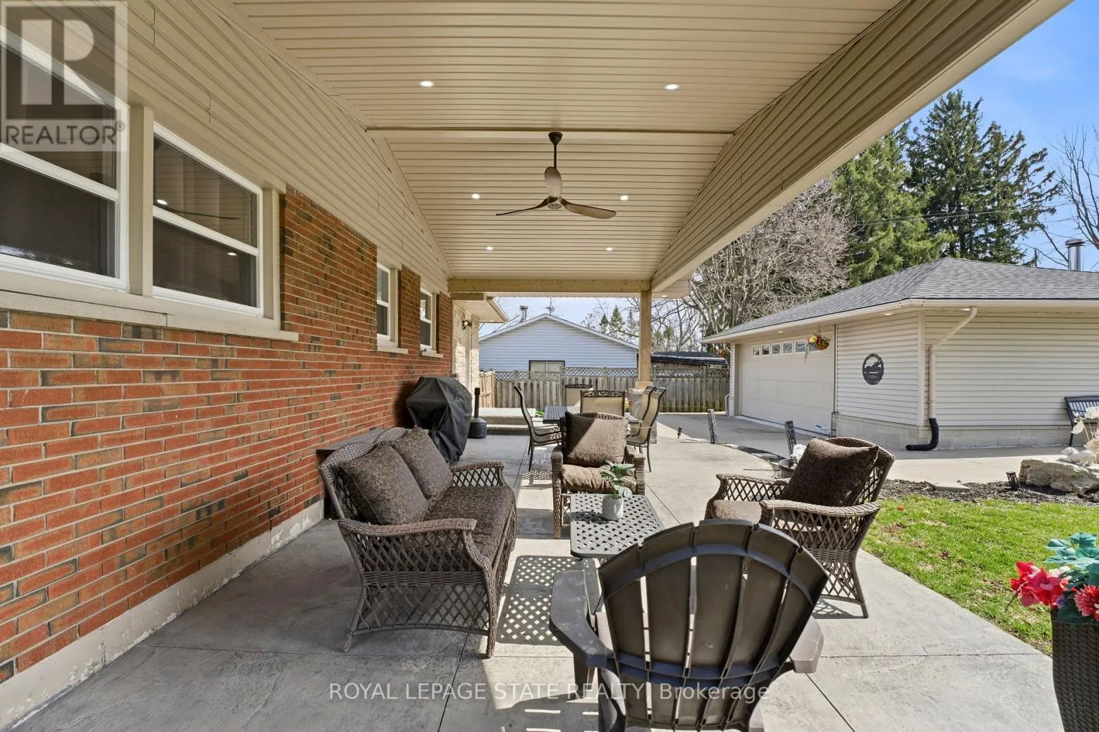 473 MOHAWK ROAD W