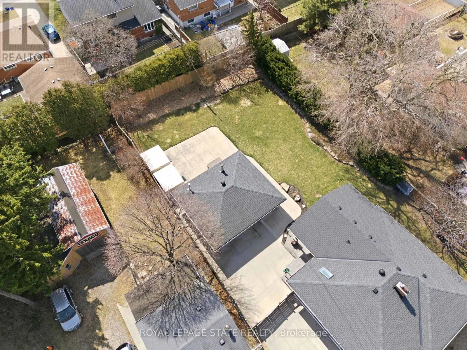 473 MOHAWK ROAD W