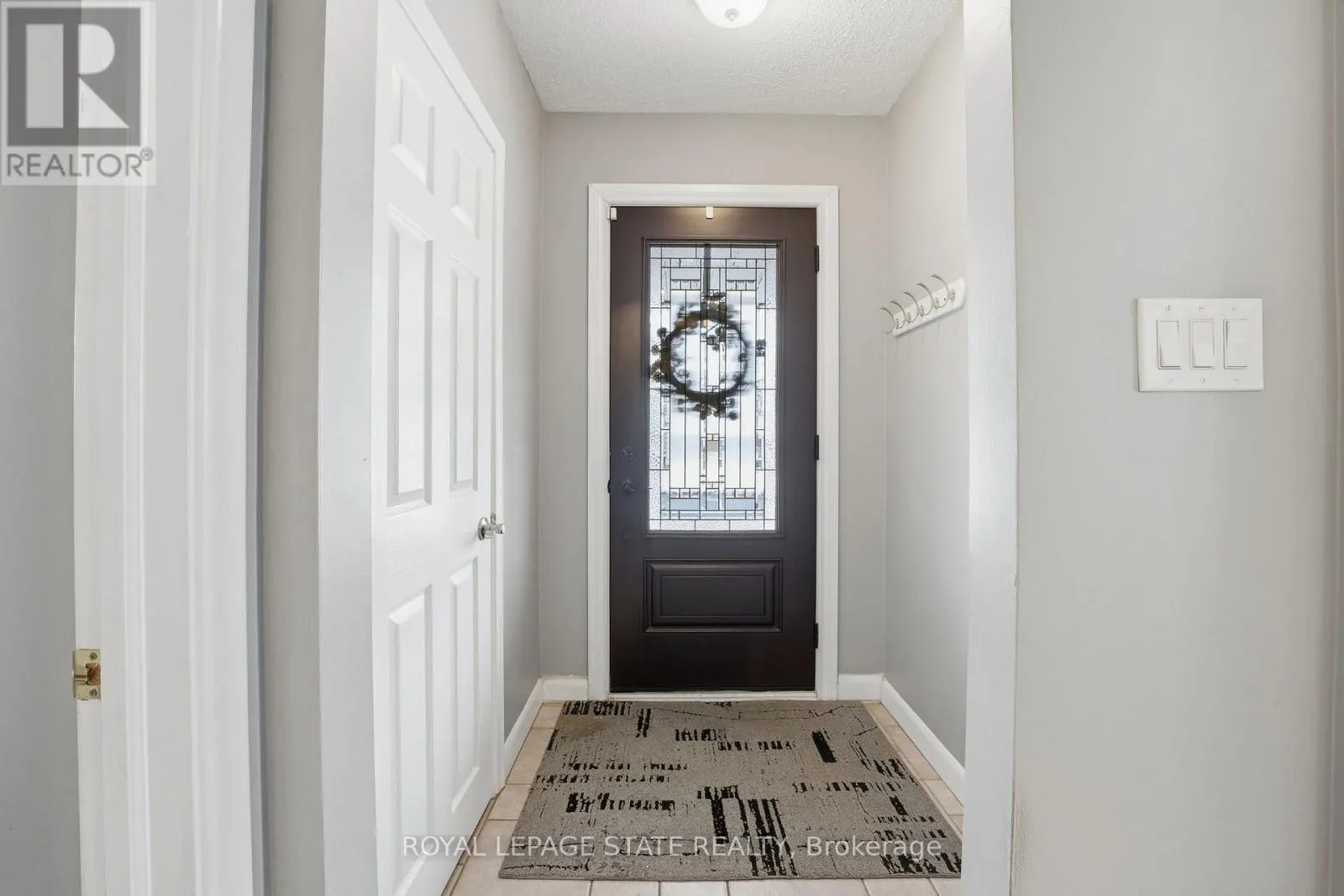 473 MOHAWK ROAD W
