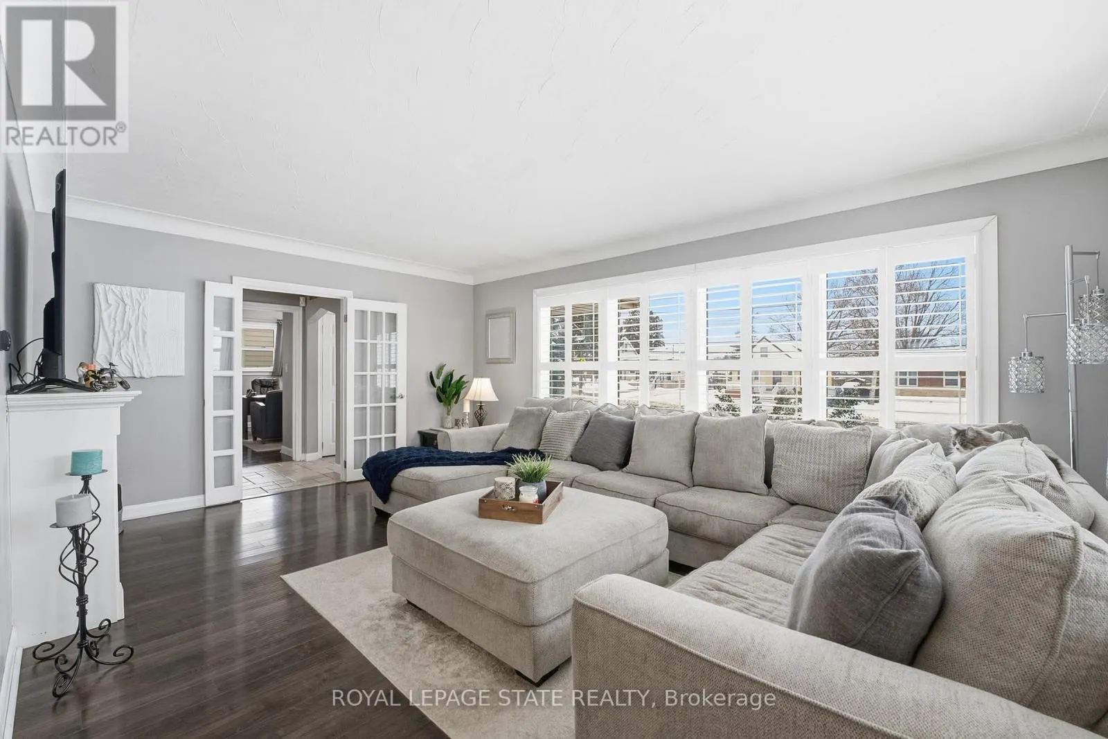 473 MOHAWK ROAD W
