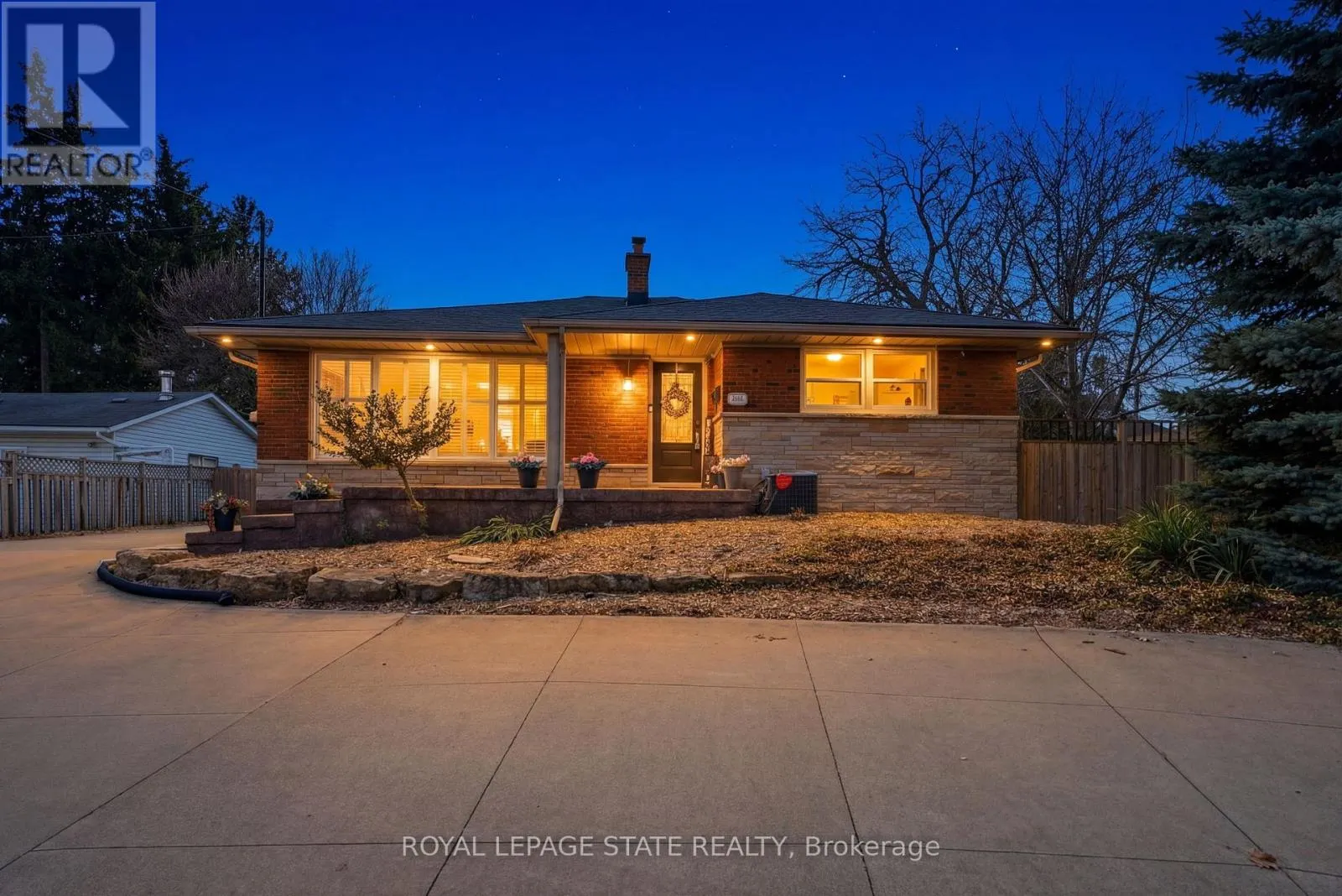 473 MOHAWK ROAD W
