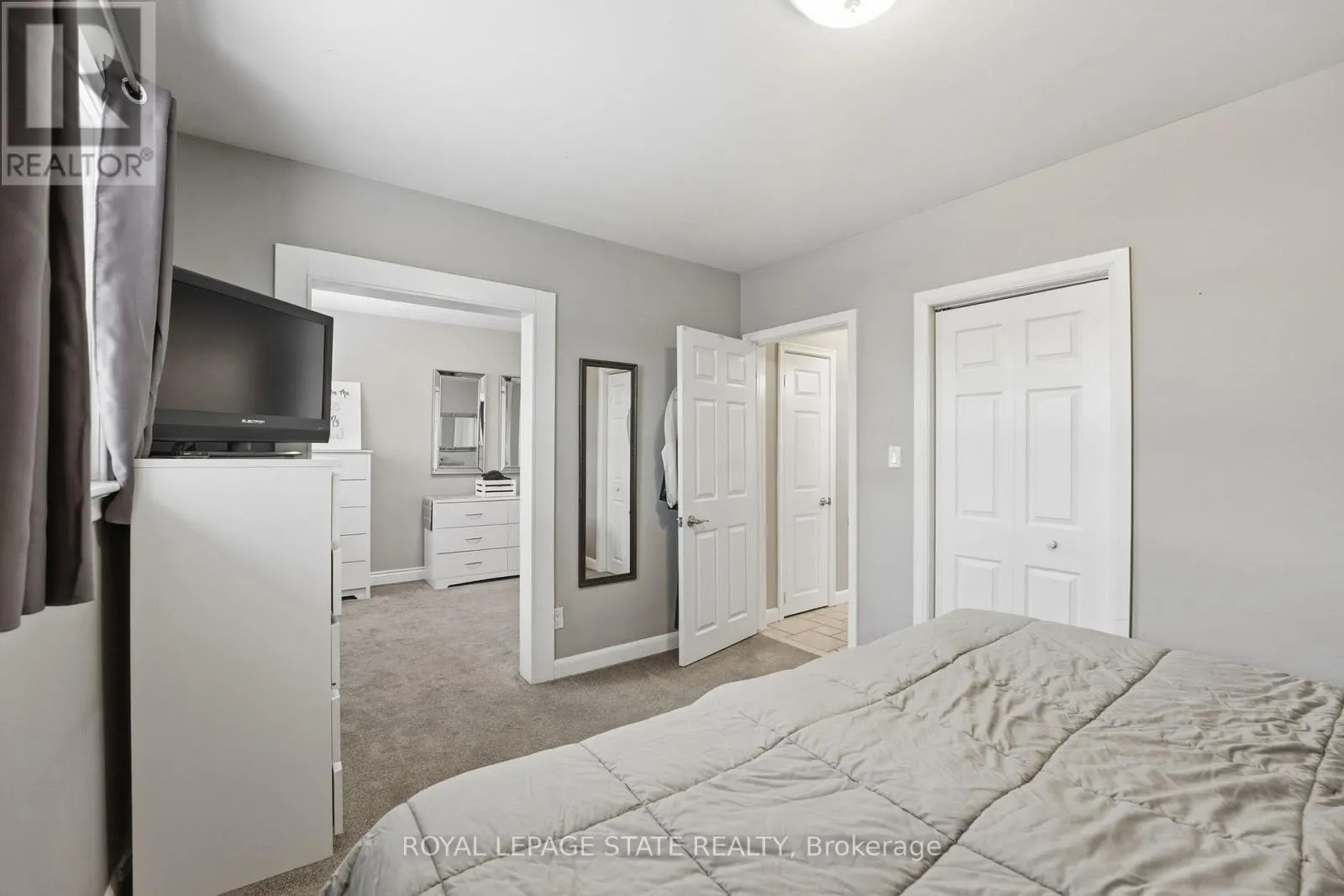 473 MOHAWK ROAD W