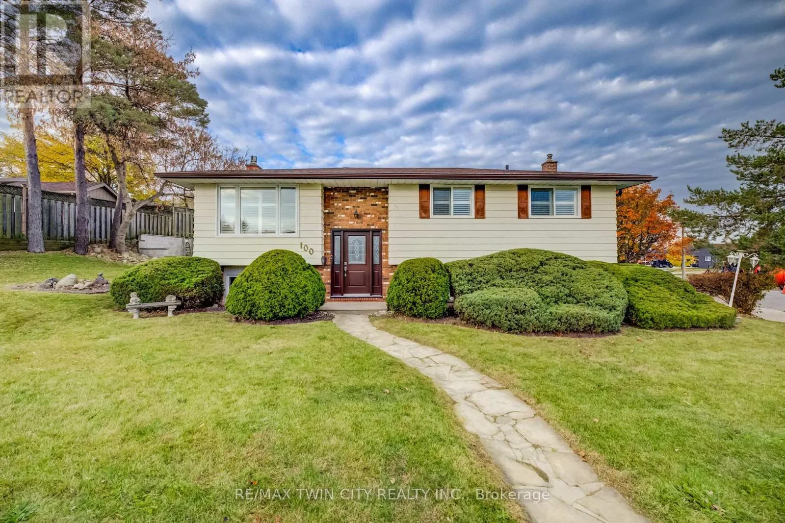 100 MOFFAT DRIVE