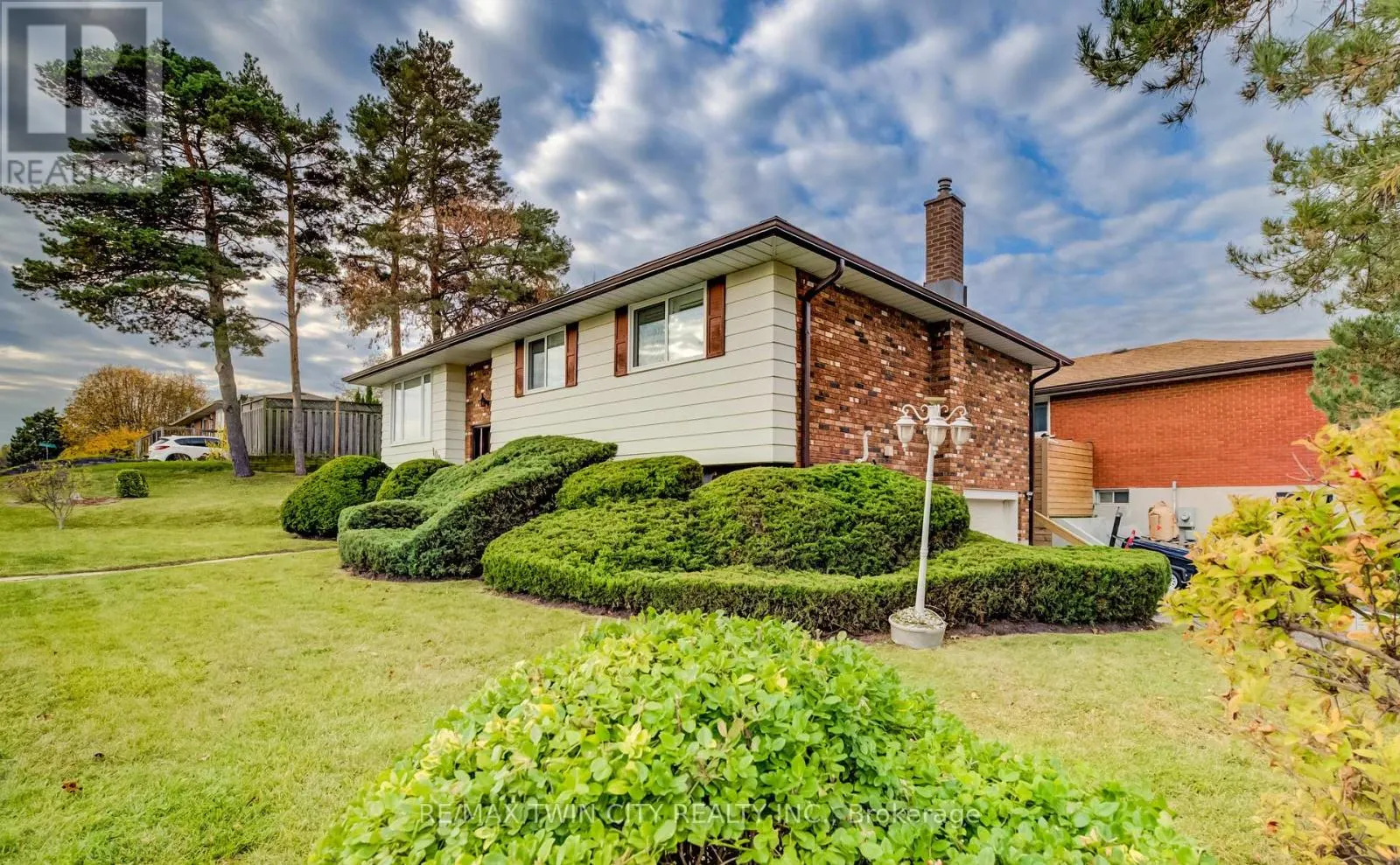 100 MOFFAT DRIVE