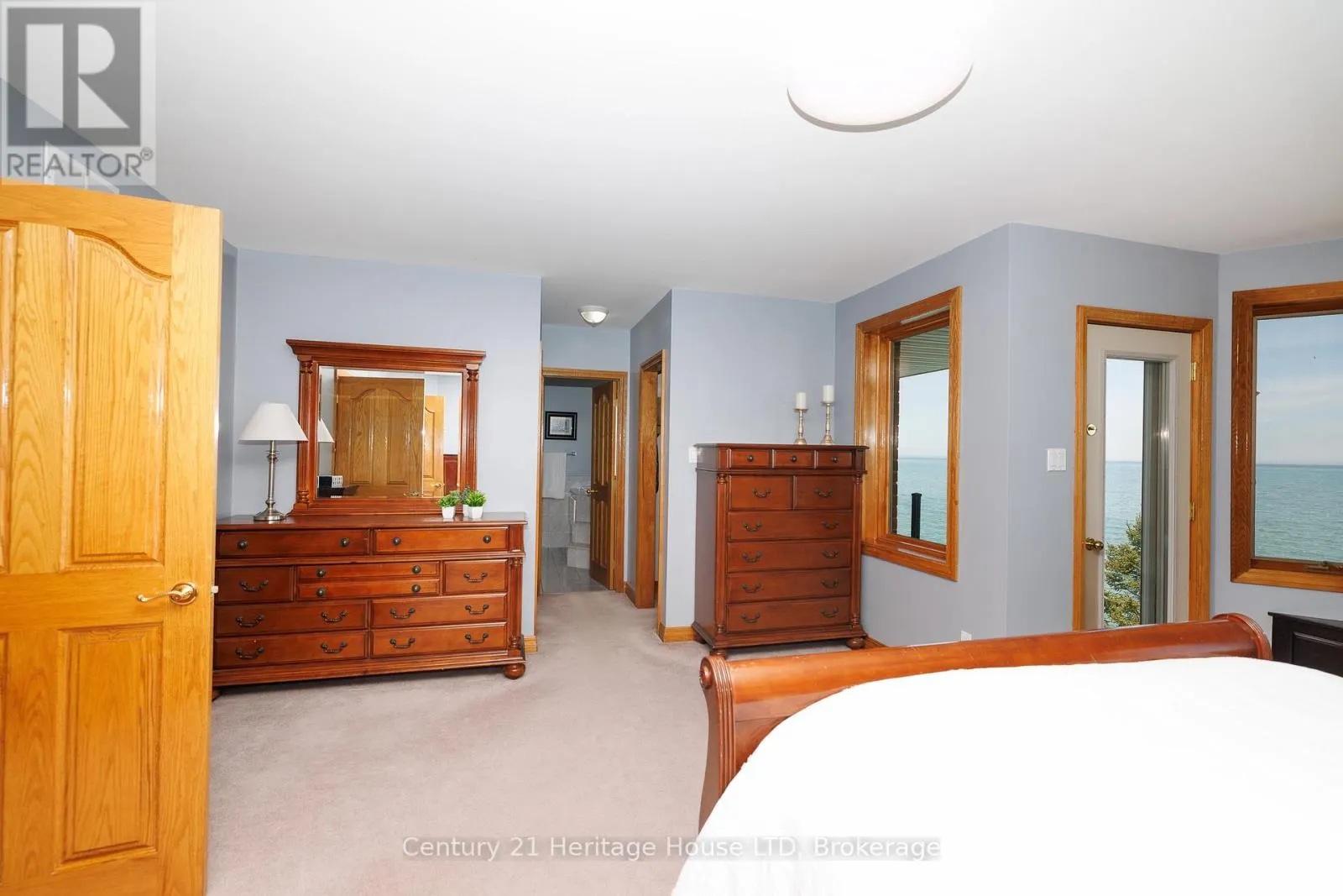 6 JACOB'S LANDING