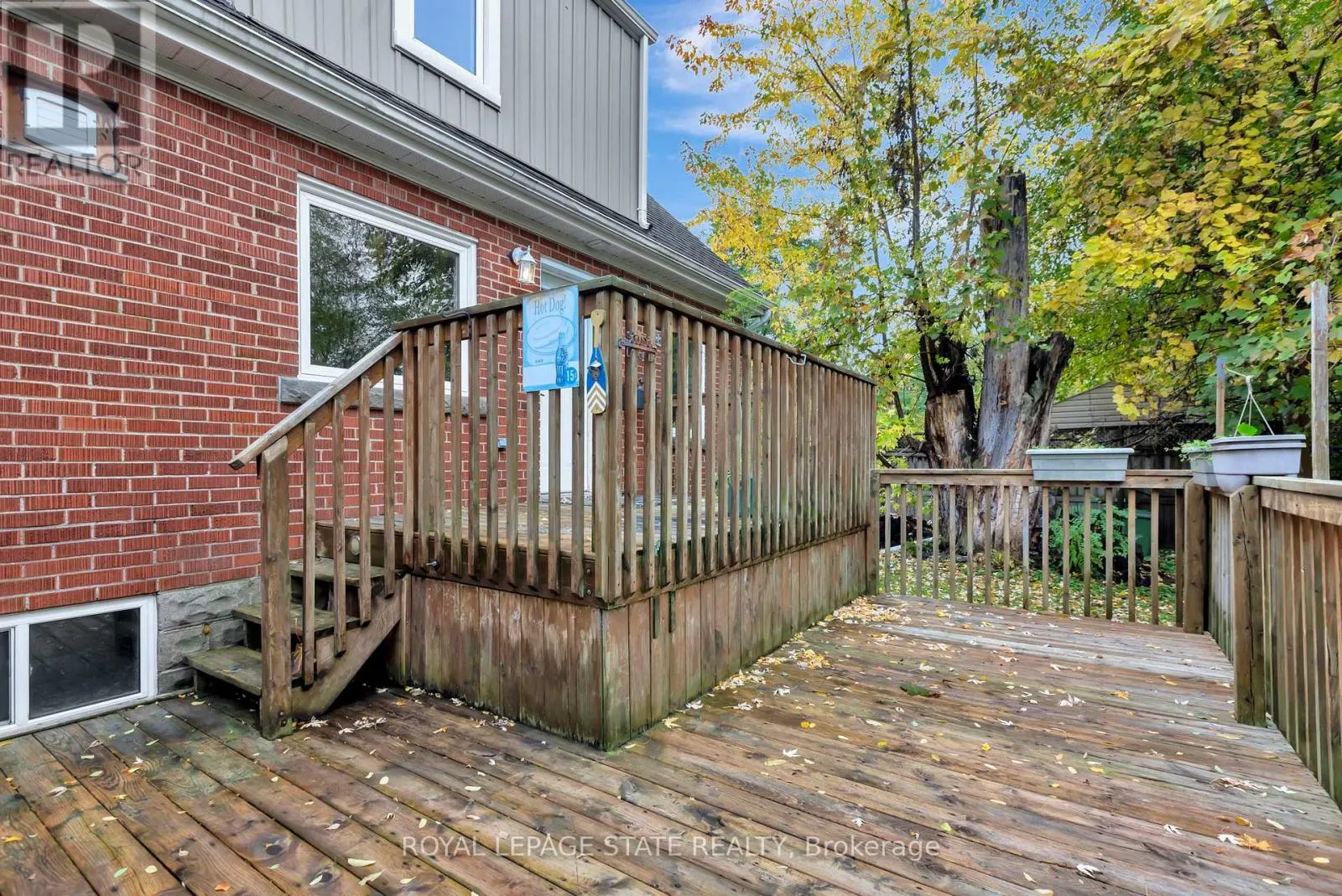 121 KING STREET E