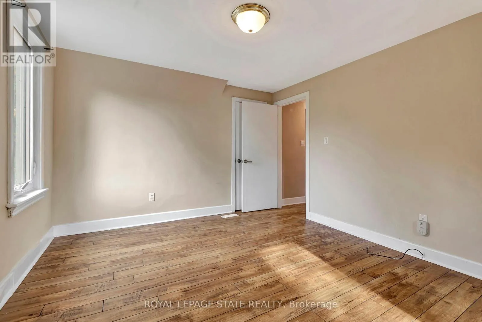 121 KING STREET E