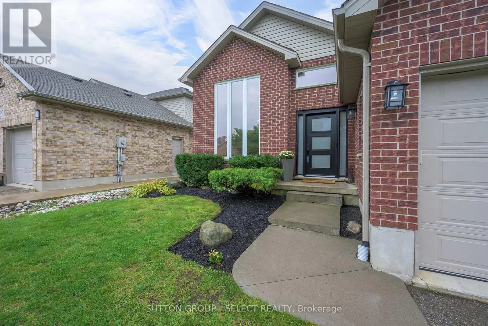 1801 SEYMOUR CRESCENT
