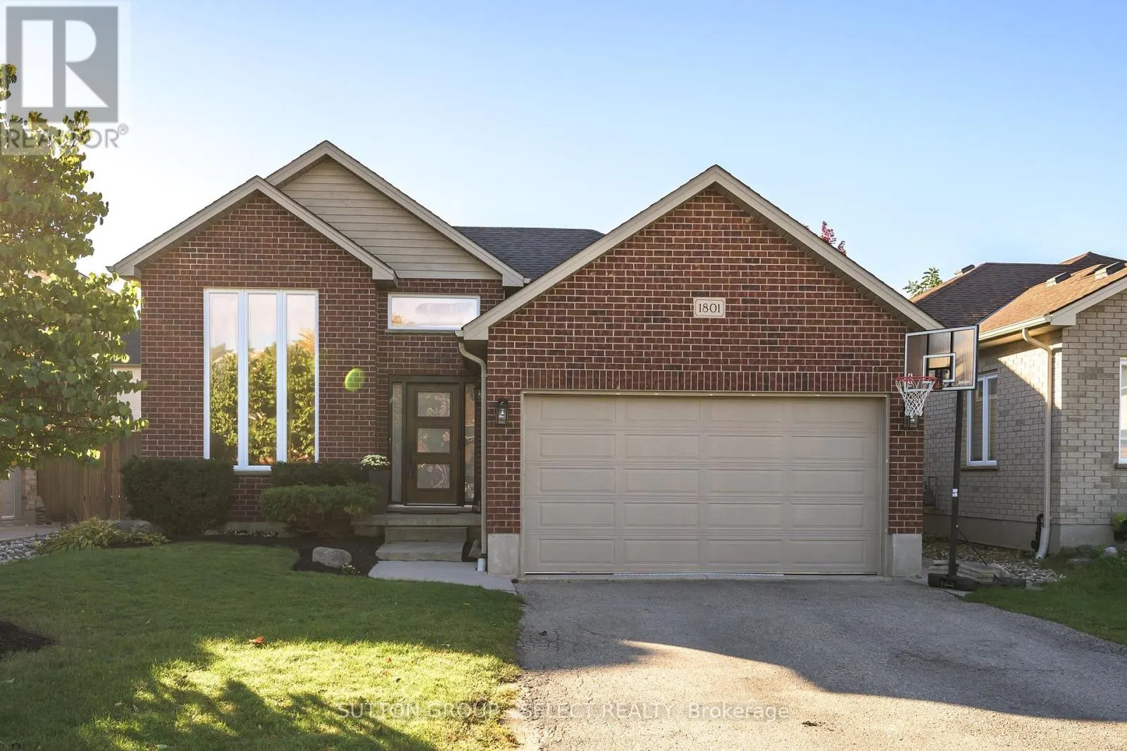 1801 SEYMOUR CRESCENT