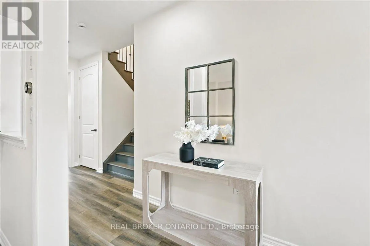 32 MONTROSE AVENUE