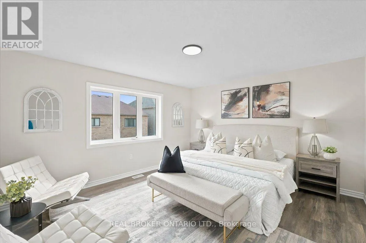 32 MONTROSE AVENUE